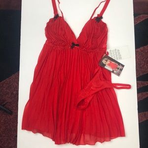 DREAMGIRL ruby red pleated babydoll with thong S